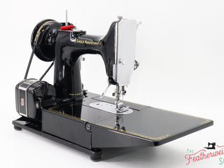 Load image into Gallery viewer, Singer Featherweight 222K Sewing Machine EJ9090**