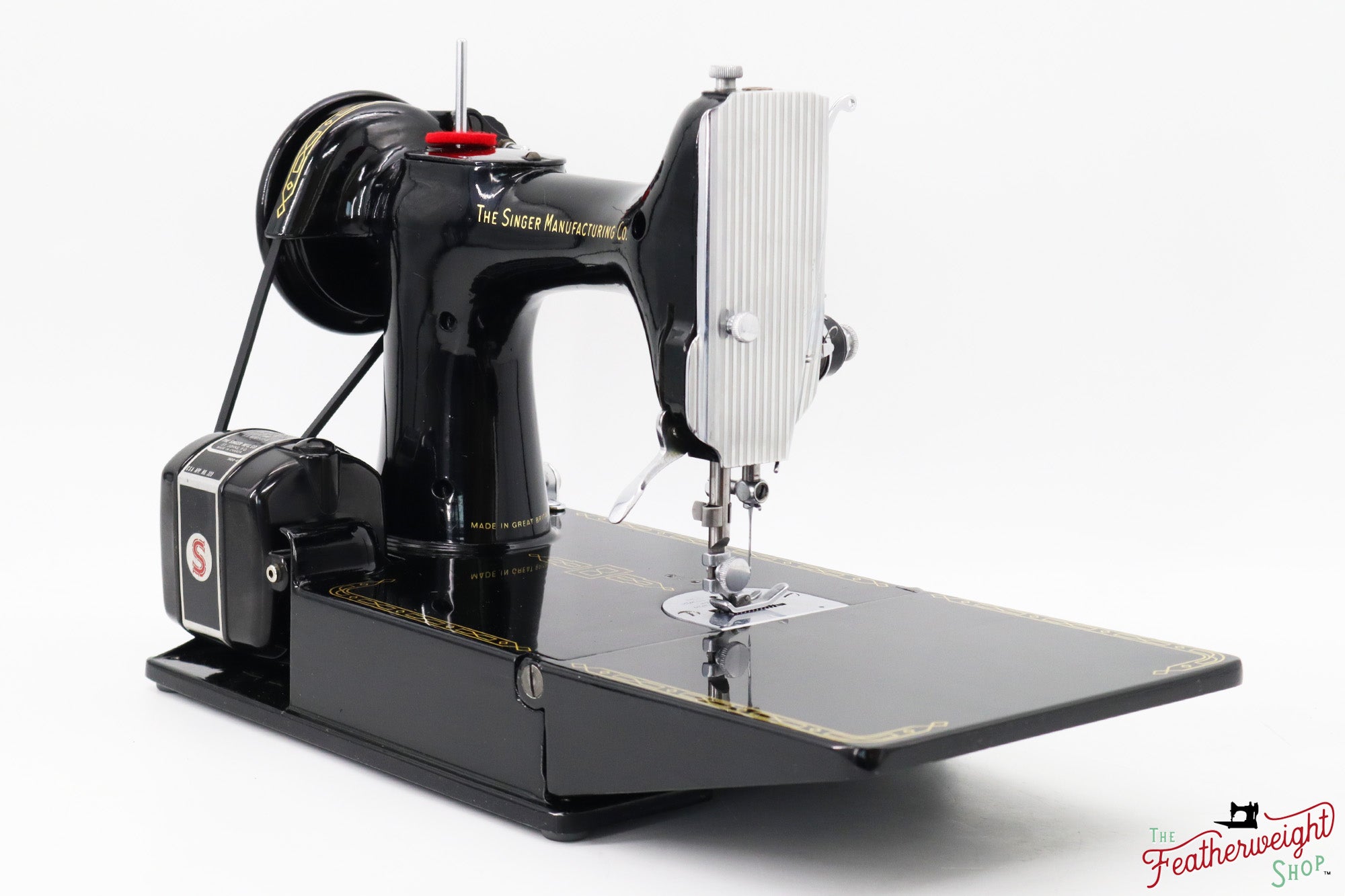 Singer Featherweight 221K Sewing Machine, RED "S" - ES239***