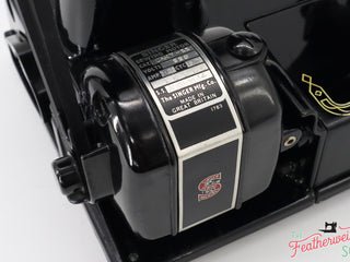 Load image into Gallery viewer, Singer Featherweight 222K Sewing Machine EJ9090**