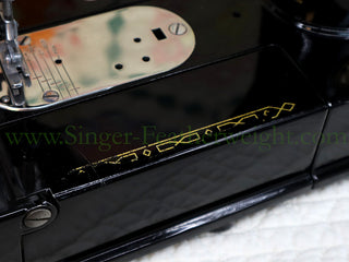 Load image into Gallery viewer, Singer Featherweight 222K Sewing Machine EK636***