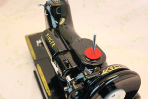 Singer Featherweight 222K Sewing Machine EM602***