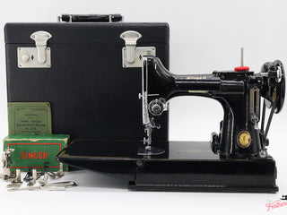 Load image into Gallery viewer, Singer Featherweight 221K Sewing Machine, Centennial EG435***