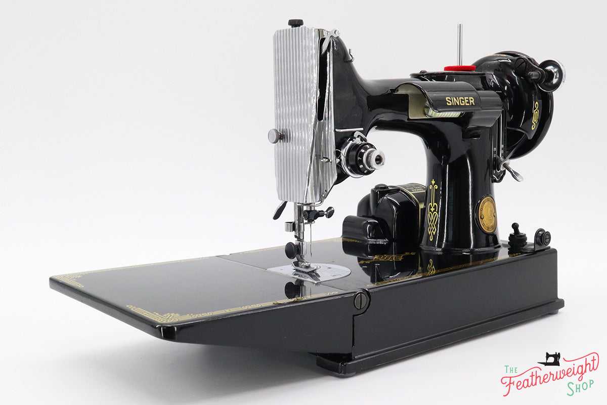 Singer Featherweight 221 Sewing Machine, AK7915**