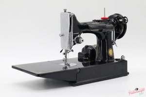 Singer Featherweight 221K Sewing Machine, Centennial EG435***