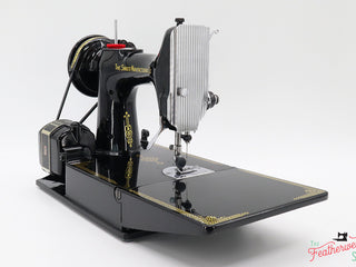 Load image into Gallery viewer, Singer Featherweight 221 Sewing Machine, AK7915**