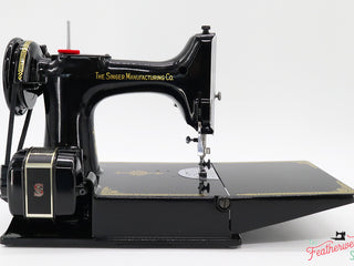 Load image into Gallery viewer, Singer Featherweight 221 Sewing Machine, AK7915**