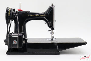 Singer Featherweight 221K Sewing Machine, Centennial EG435***