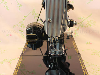 Load image into Gallery viewer, Singer Featherweight 222K Sewing Machine EM6047**
