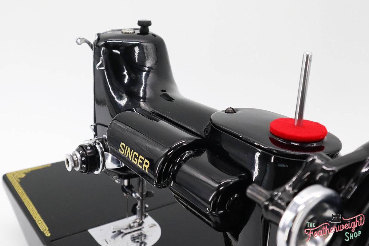 Singer Featherweight 221 Sewing Machine, AK7915**