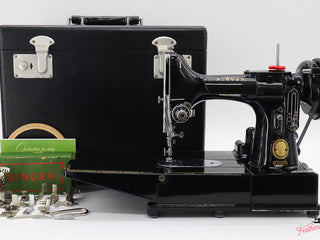 Load image into Gallery viewer, Singer Featherweight 222K Sewing Machine EM60467*