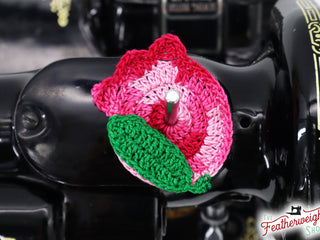 Load image into Gallery viewer, Spool Pin Doily - Tulip Flower