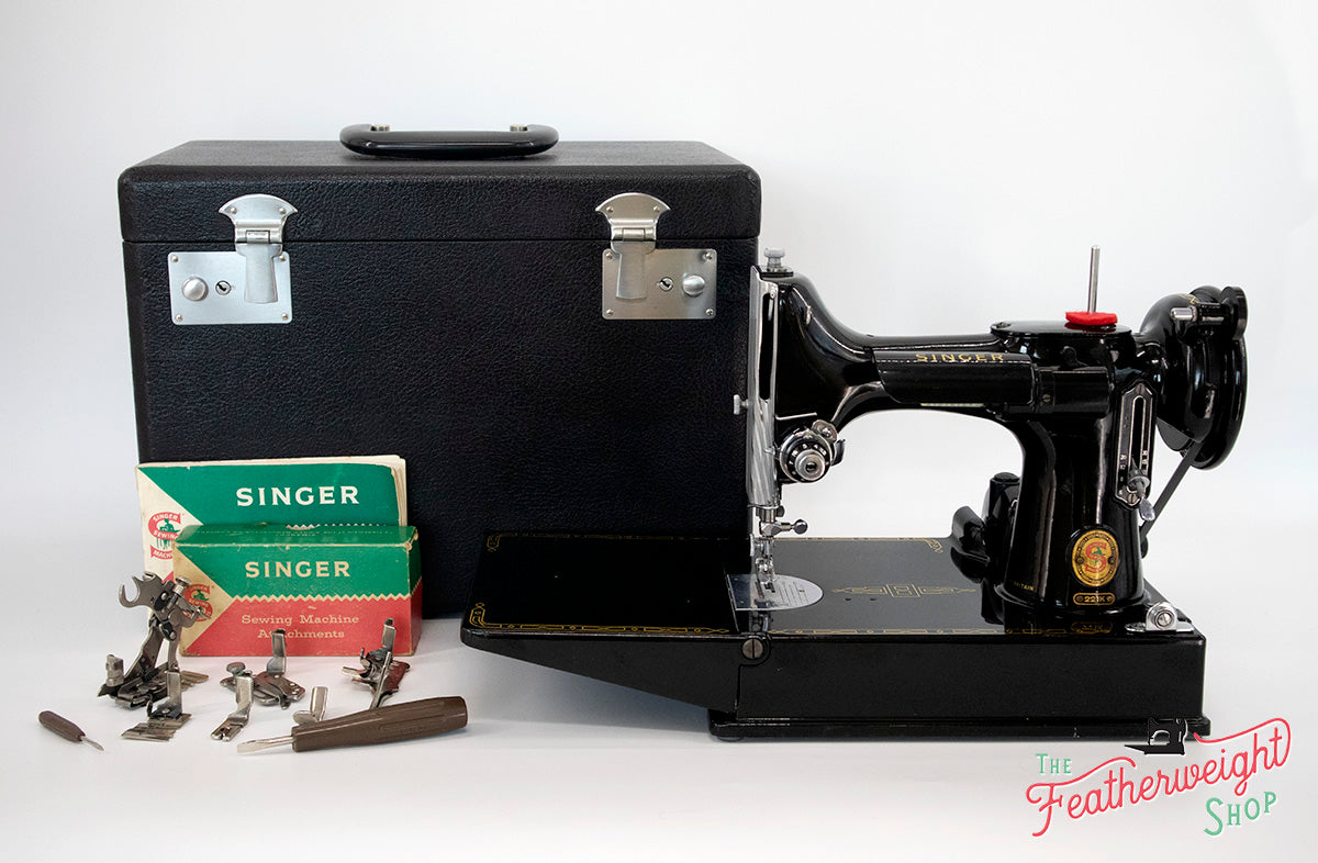 Singer Featherweight 221K Sewing Machine, RED "S" ES247***