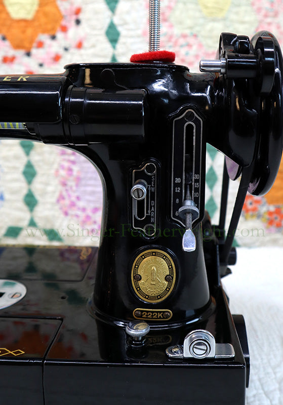 Singer Featherweight 222K Sewing Machine EM9611**