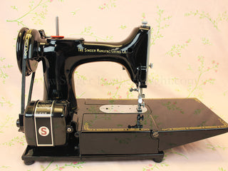 Load image into Gallery viewer, Singer Featherweight 222K Sewing Machine EM6046**