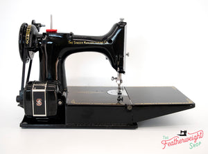 Singer Featherweight 221K Sewing Machine, RED "S" ES247***