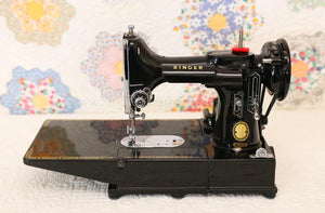 Singer Featherweight 222K Sewing Machine EM6028***