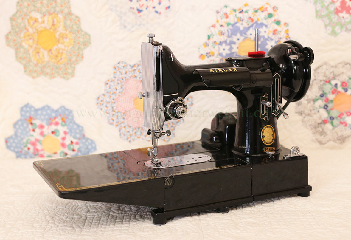 Singer Featherweight 222K Sewing Machine EM6028***