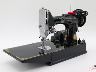 Load image into Gallery viewer, Singer Featherweight 221K Sewing Machine, EH374***