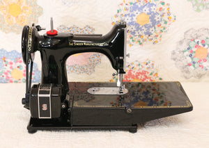 Singer Featherweight 222K Sewing Machine EM6028***