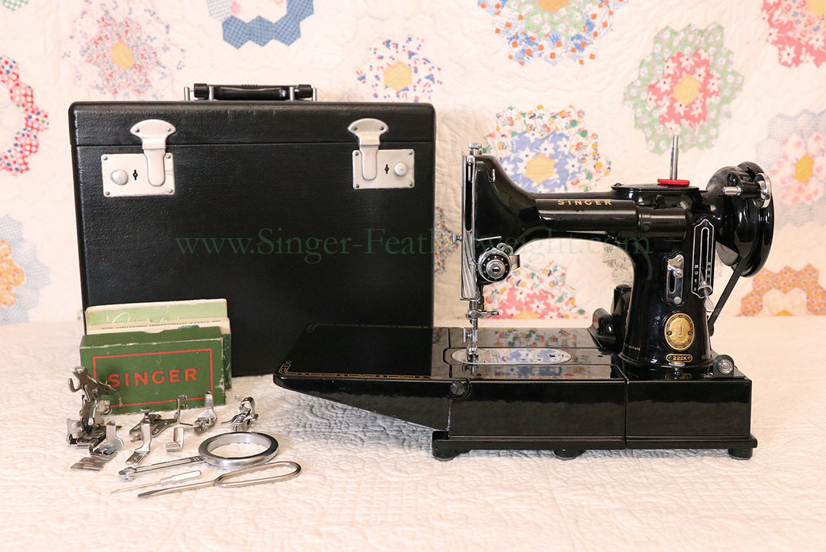 Singer Featherweight 222K Sewing Machine EJ617***