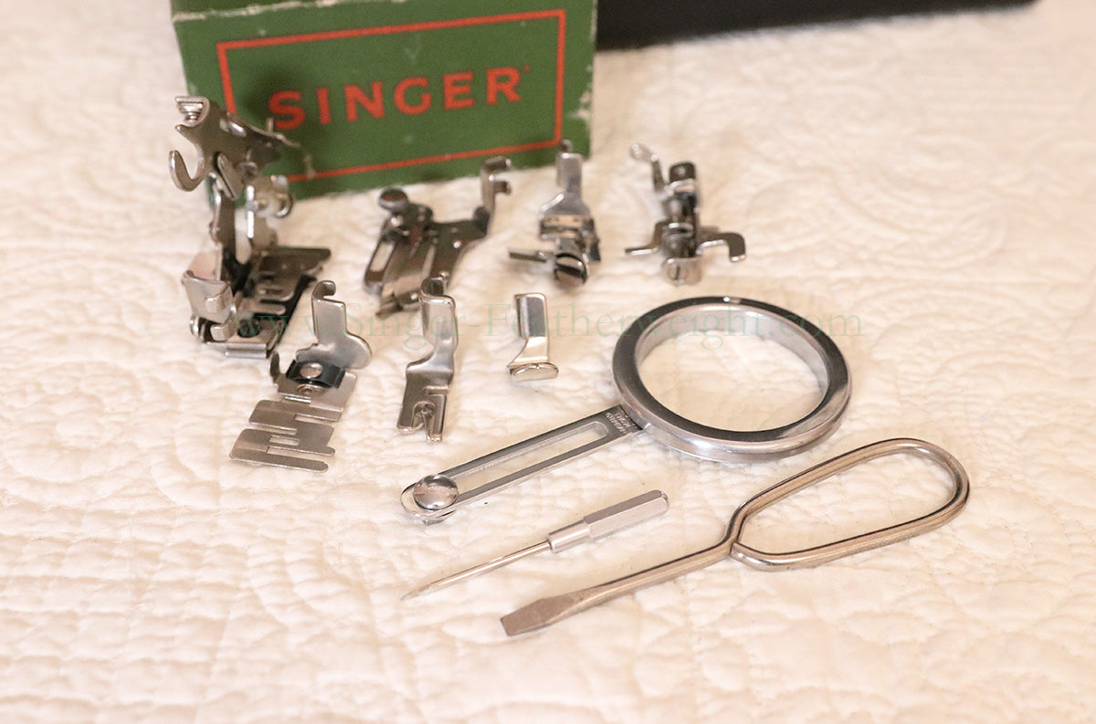 Singer Featherweight 222K Sewing Machine EJ617***