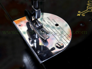 Load image into Gallery viewer, Singer Featherweight 221 Sewing Machine, AL169***