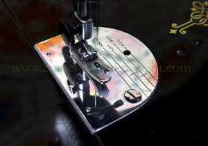 Singer Featherweight 221 Sewing Machine, AL169***