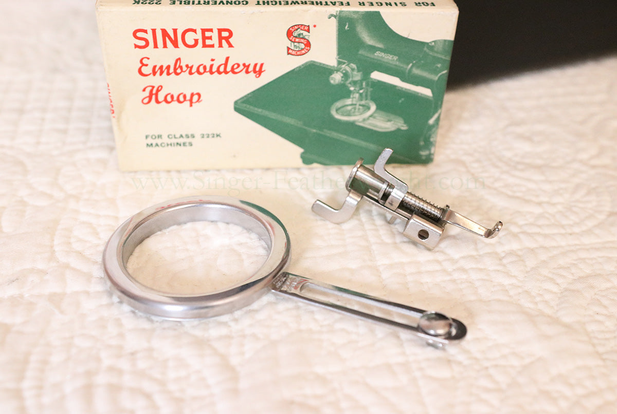 Singer Featherweight 222K Sewing Machine EJ617***