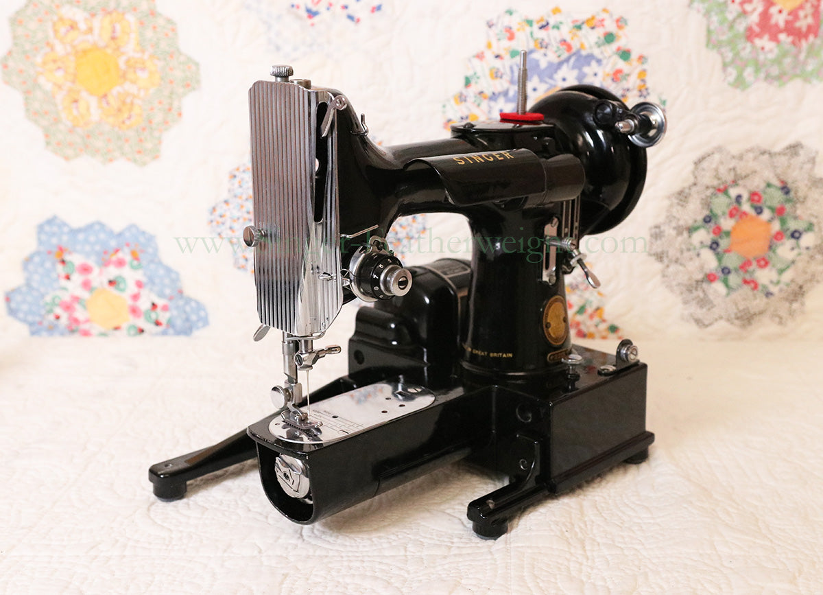 Singer Featherweight 222K Sewing Machine EJ617***