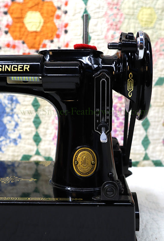 Singer Featherweight 221 Sewing Machine, AL169***