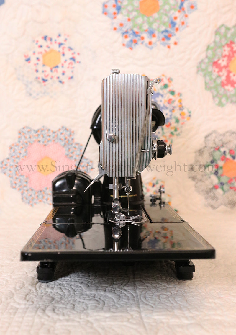 Singer Featherweight 222K Sewing Machine EJ617***