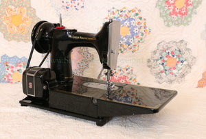 Singer Featherweight 222K Sewing Machine EJ617***