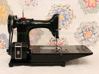 Load image into Gallery viewer, Singer Featherweight 222K Sewing Machine EJ617***