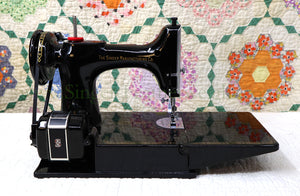 Singer Featherweight 221 Sewing Machine, AL716***