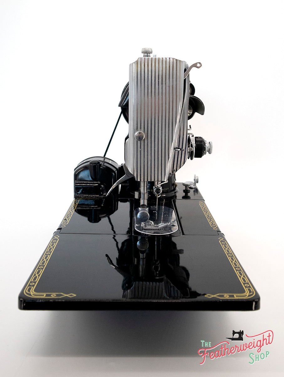 Singer Featherweight 222K 1957 - EM6031**