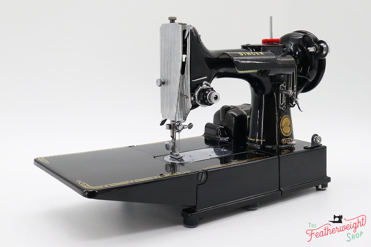 Singer Featherweight 222K Sewing Machine EM2353**