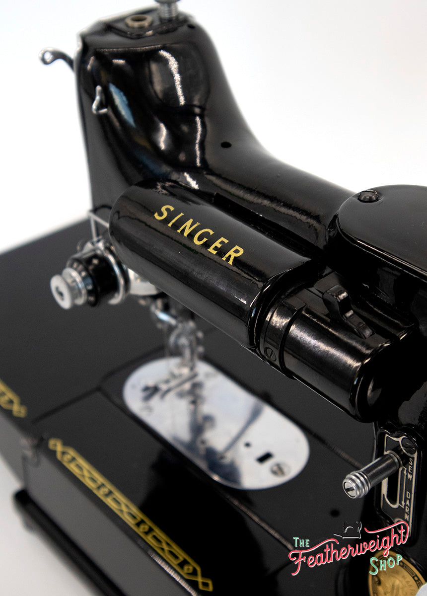 Singer Featherweight 222K 1957 - EM6031**