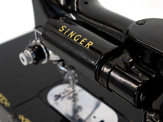Load image into Gallery viewer, Singer Featherweight 222K 1957 - EM6031**