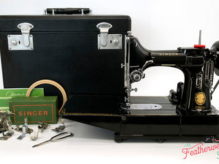 Load image into Gallery viewer, Singer Featherweight 222K Sewing Machine EM960***