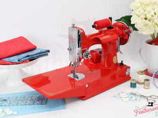 Load image into Gallery viewer, Singer Featherweight 221 Sewing Machine 1933 AD550*** - Fully Restored in Liberty Red
