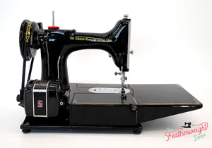 Singer Featherweight 222K Sewing Machine EM960***