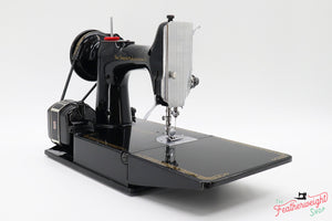 Singer Featherweight 221 Sewing Machine, AL709***