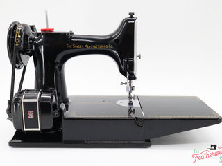 Load image into Gallery viewer, Singer Featherweight 221 Sewing Machine, AL709***