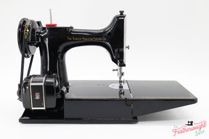 Singer Featherweight 221 Sewing Machine, AL709***