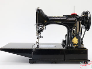 Load image into Gallery viewer, Singer Featherweight 222K Sewing Machine EK322***