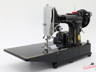 Load image into Gallery viewer, Singer Featherweight 222K Sewing Machine EK322***