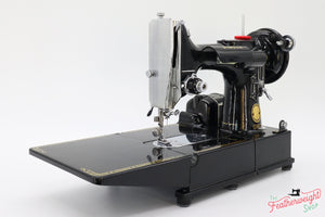 Singer Featherweight 222K Sewing Machine EK322***