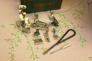 Singer Featherweight 221 Sewing Machine GOLDEN GATE SAN FRANCISCO Edition AF090***