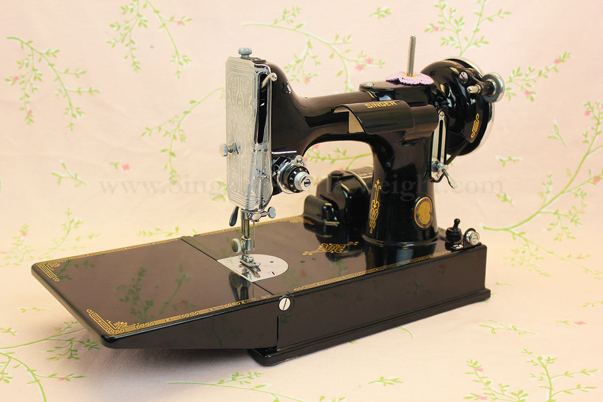 Singer Featherweight 221 Sewing Machine GOLDEN GATE SAN FRANCISCO Edition AF090***