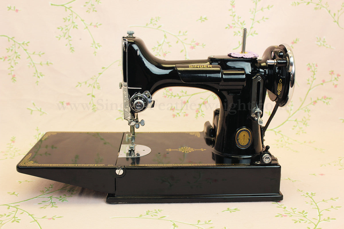 Singer Featherweight 221 Sewing Machine GOLDEN GATE SAN FRANCISCO Edition AF090***